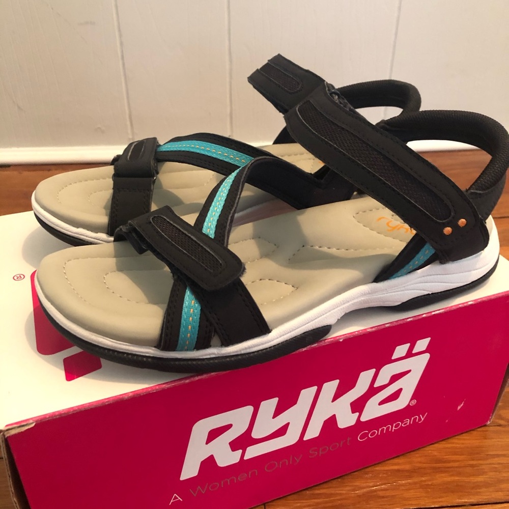 NWT Ryka Sandals